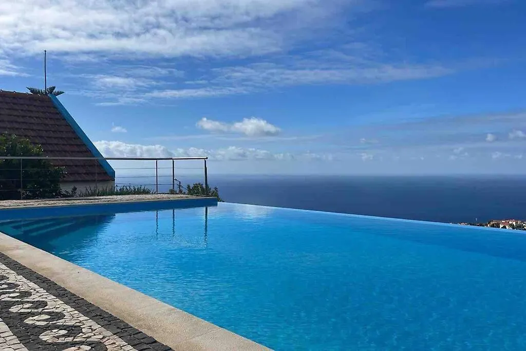 Lucky Lemons - Boutique Houses Madeira Calheta  Portugal